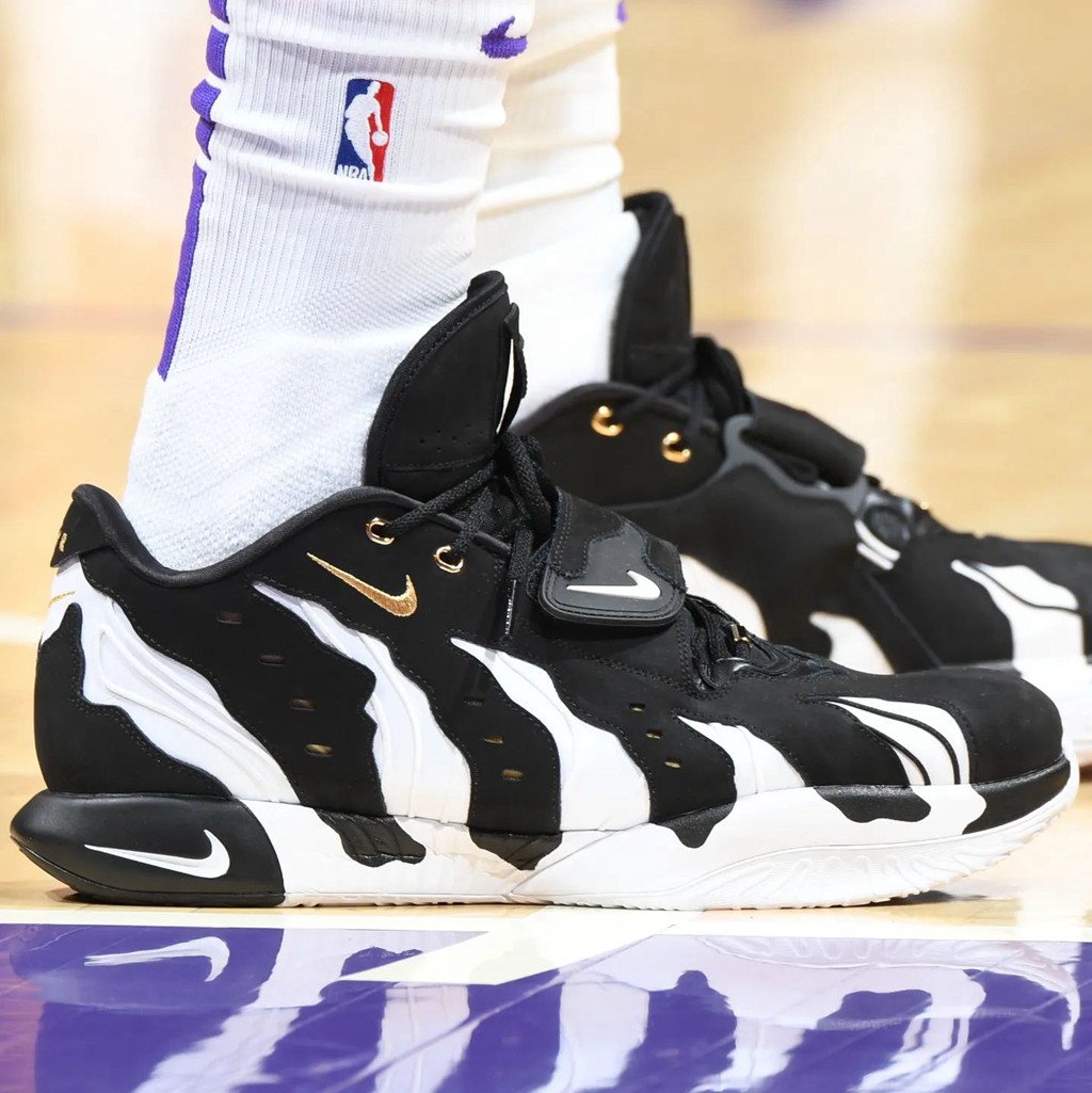NBA,詹姆斯,德罗赞,东契奇,库里,UA,Nike,Air  NBA 上脚合集！罕见 Kobe 8 亮相！真的美如画！