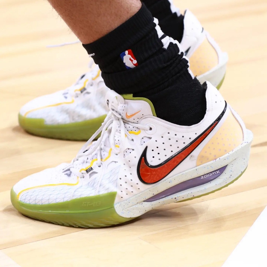 NBA,詹姆斯,德罗赞,东契奇,库里,UA,Nike,Air  NBA 上脚合集！罕见 Kobe 8 亮相！真的美如画！