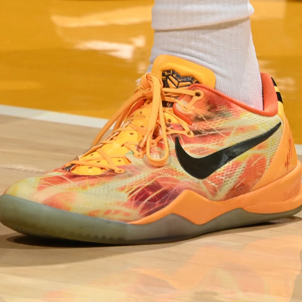 NBA,詹姆斯,德罗赞,东契奇,库里,UA,Nike,Air  NBA 上脚合集！罕见 Kobe 8 亮相！真的美如画！