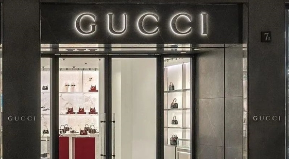 Gucci母公司近10亿美元收购纽约大楼；花王关停平价彩妆品牌AUBE